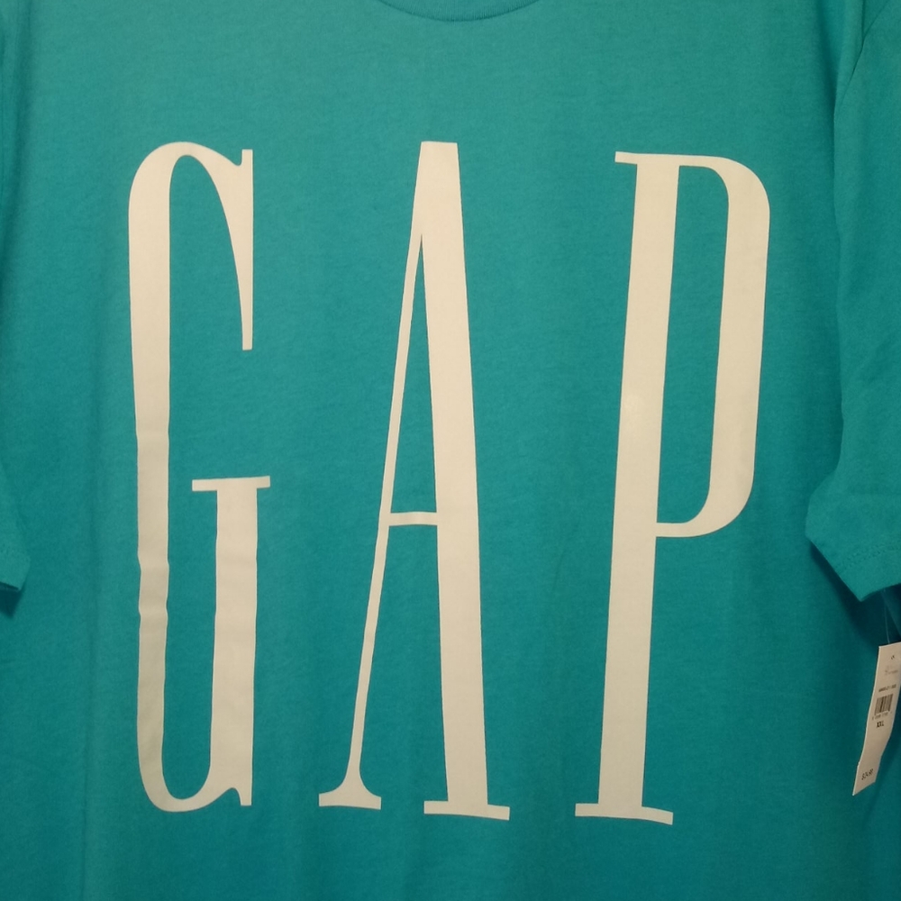 GAP  T-SHIRT